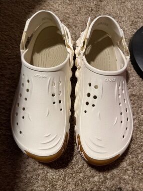 CROCS Cream White Croslite Comfort Clog Sandals with Tan Accents